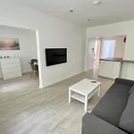 Zentrale Und Schoene Ferienwohnung II